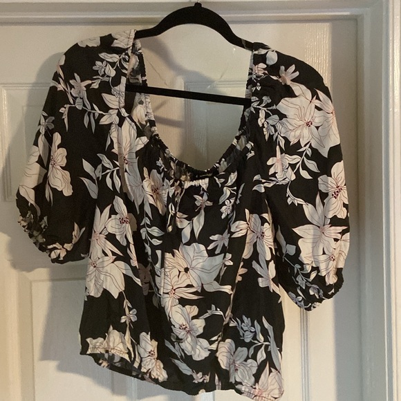 Sanctuary black, and white crop top - Picture 2 of 6